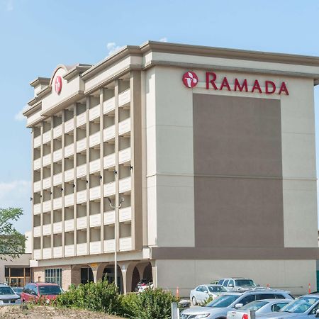 Ramada By Wyndham Edmonton South Hotel Екстериор снимка