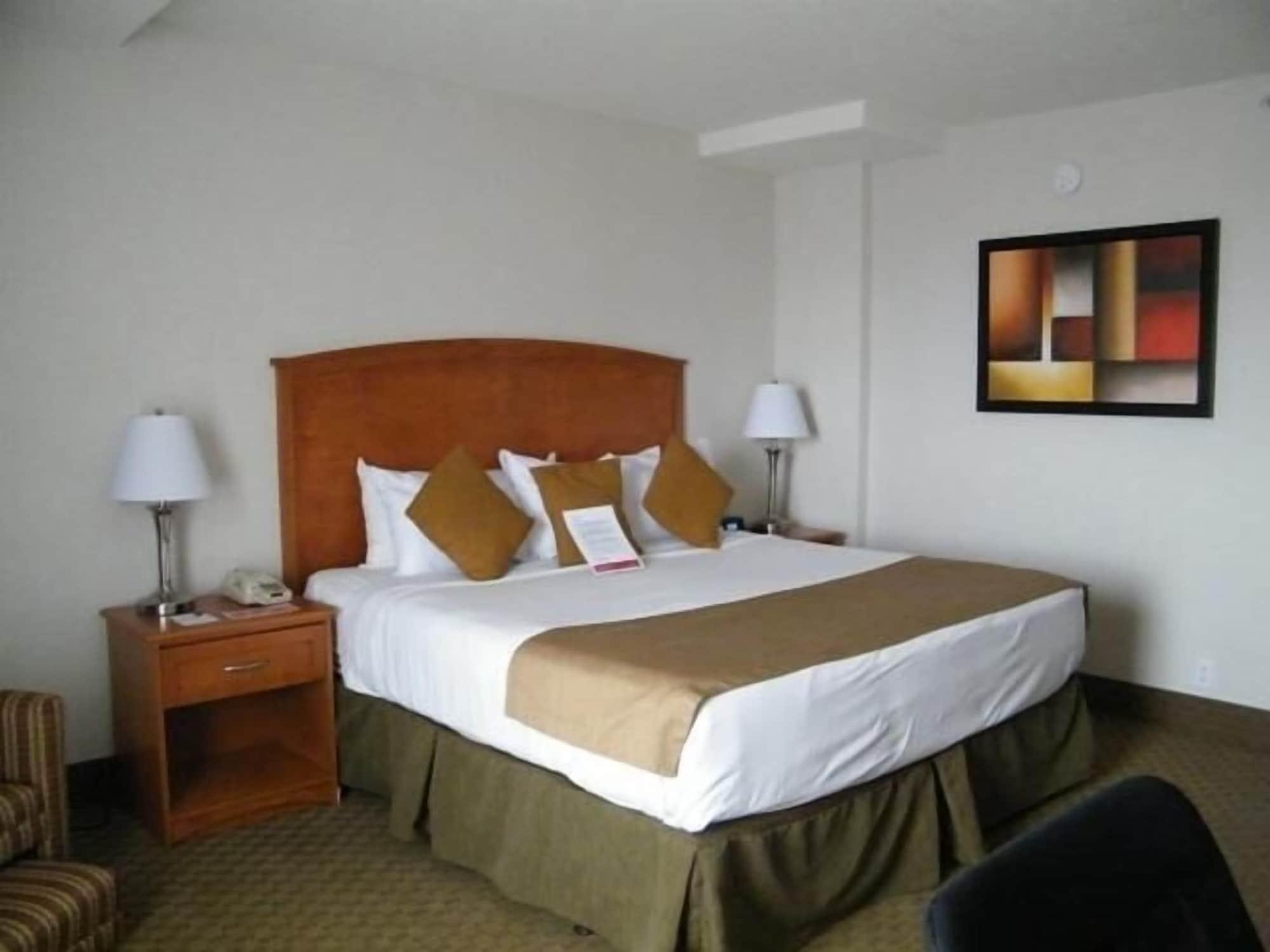 Ramada By Wyndham Edmonton South Hotel Екстериор снимка