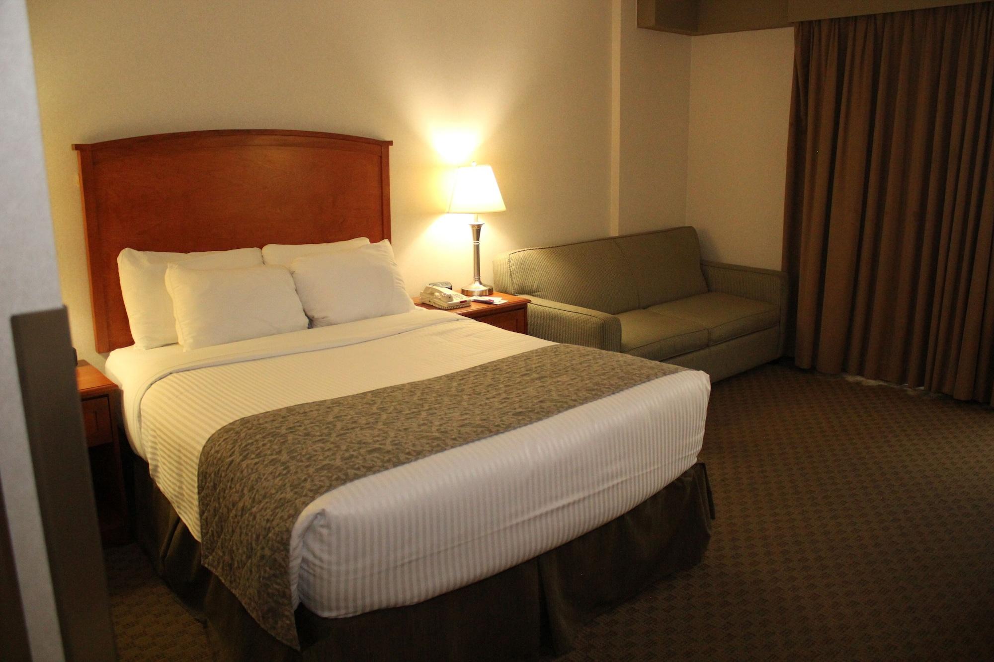 Ramada By Wyndham Edmonton South Hotel Екстериор снимка