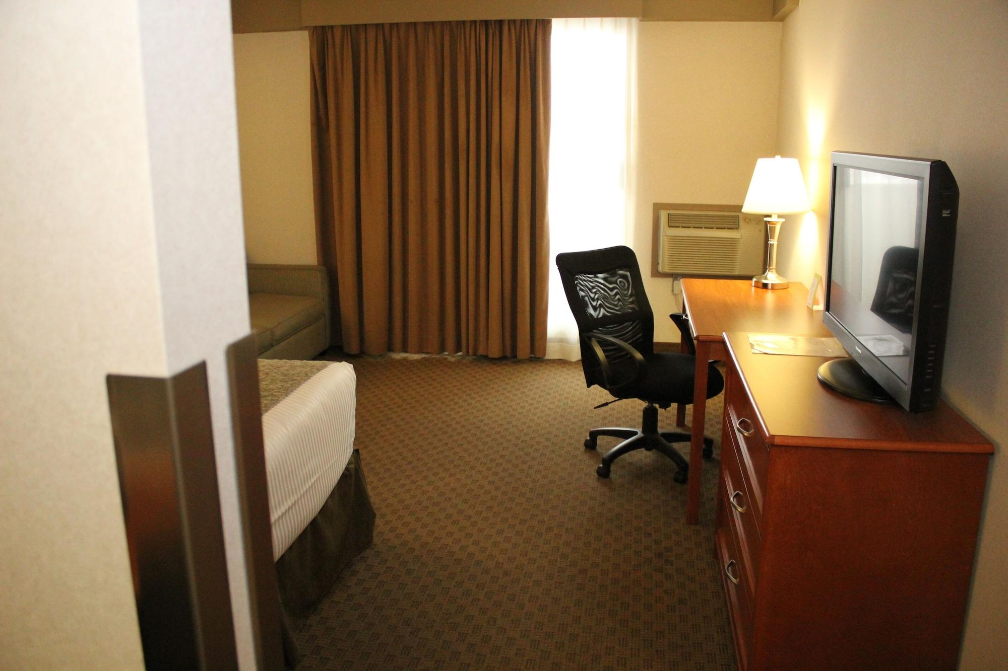 Ramada By Wyndham Edmonton South Hotel Екстериор снимка