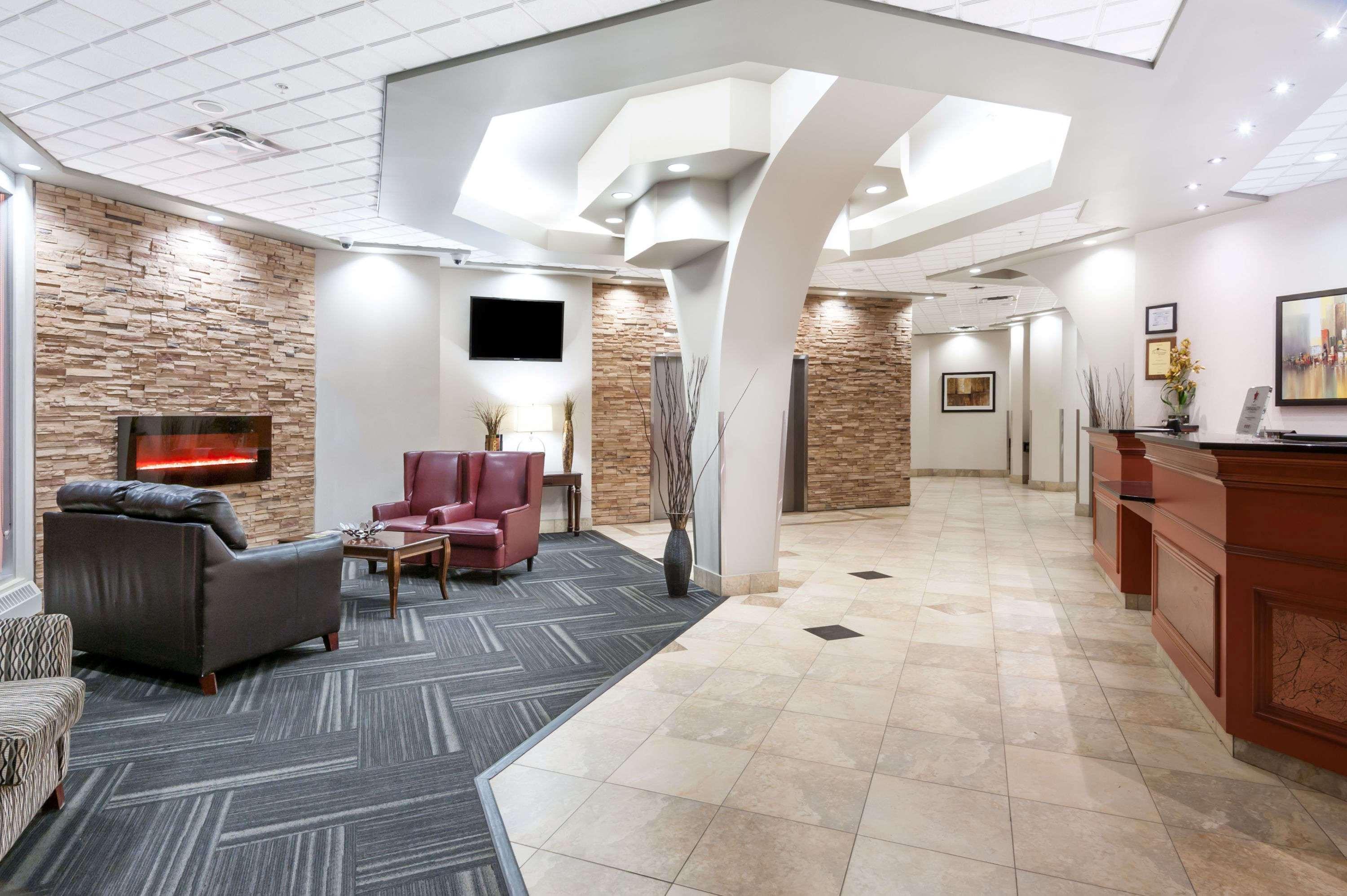 Ramada By Wyndham Edmonton South Hotel Екстериор снимка