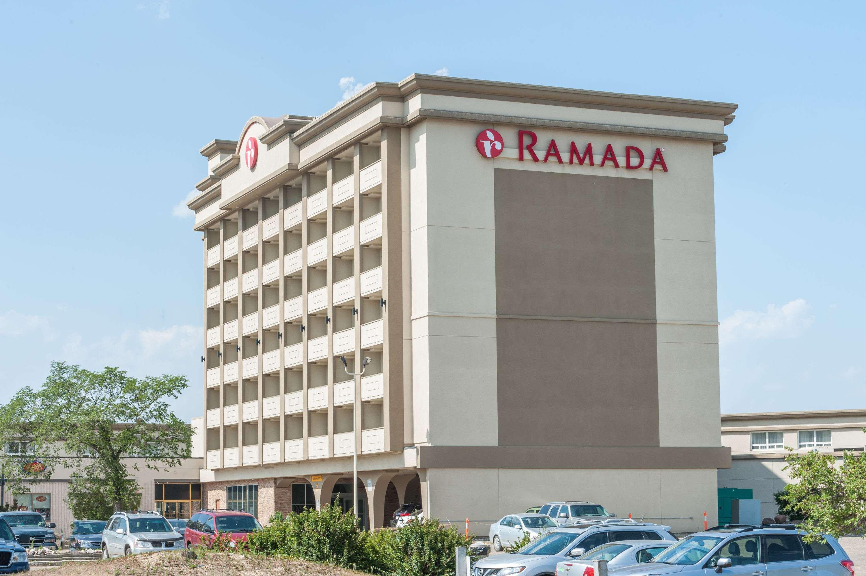 Ramada By Wyndham Edmonton South Hotel Екстериор снимка